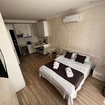 27 Floor Apartments Батуми Екстериор снимка
