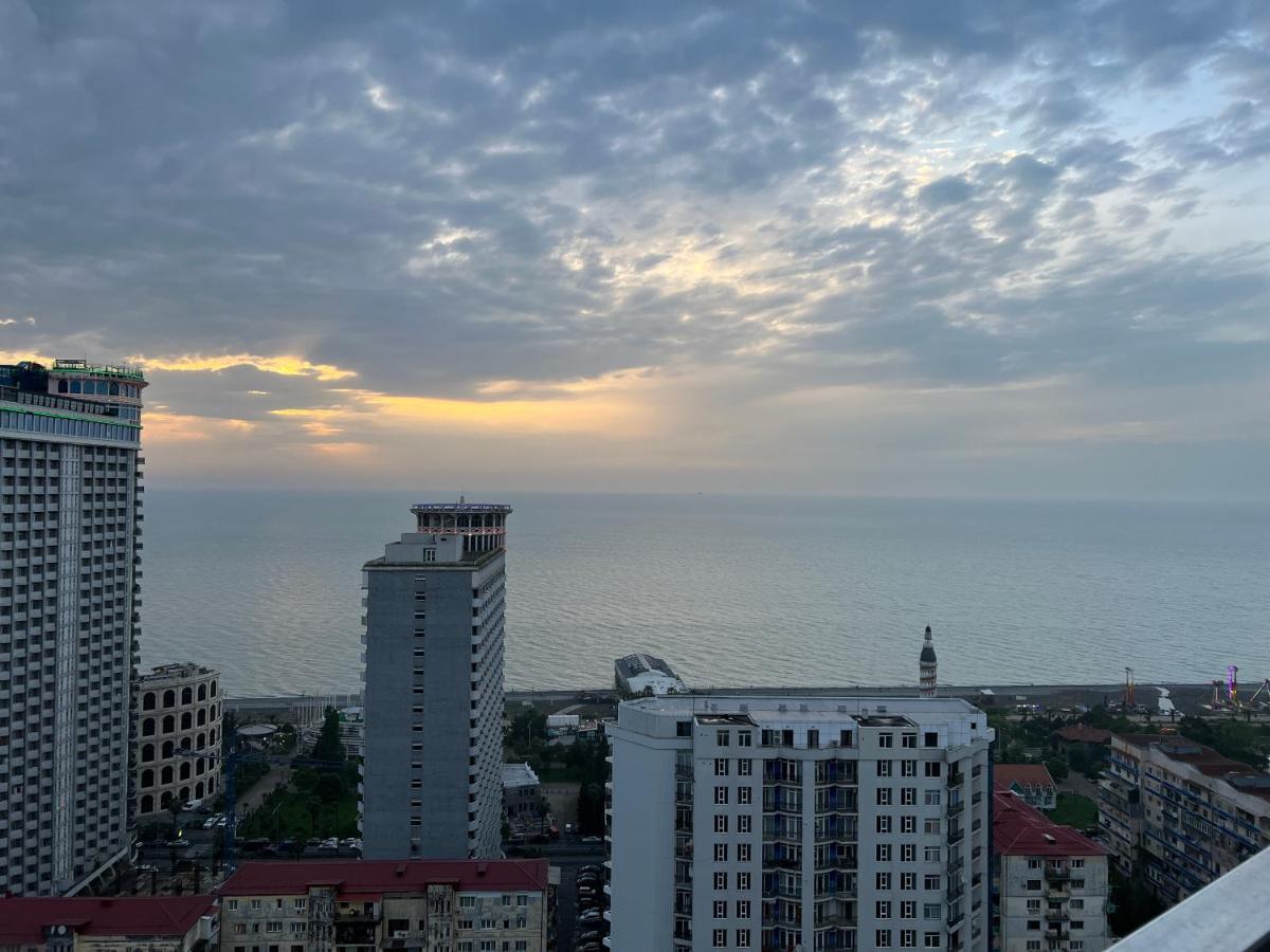 27 Floor Apartments Батуми Екстериор снимка