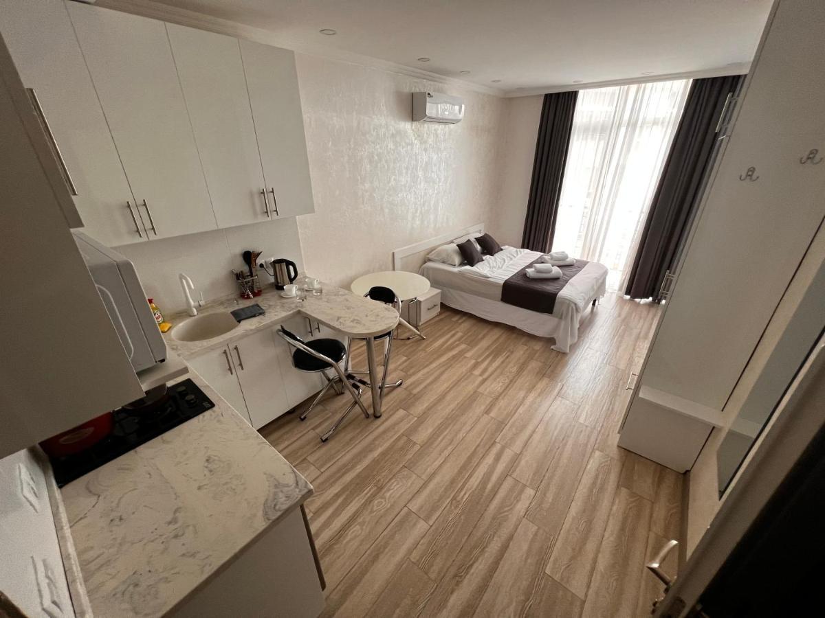 27 Floor Apartments Батуми Екстериор снимка