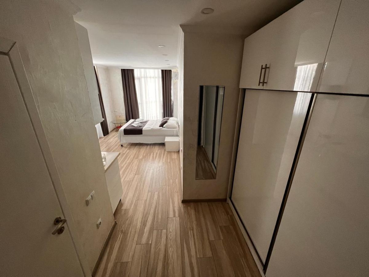 27 Floor Apartments Батуми Екстериор снимка