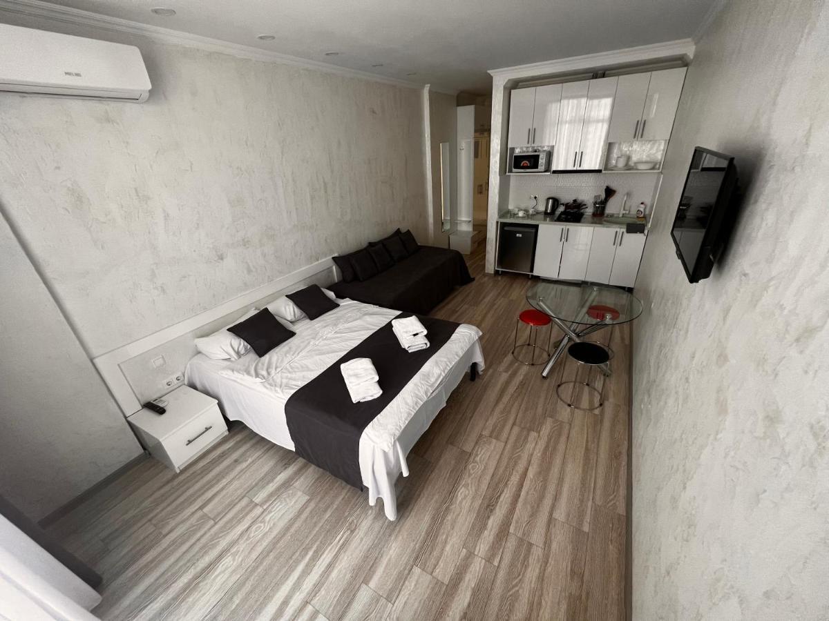 27 Floor Apartments Батуми Екстериор снимка