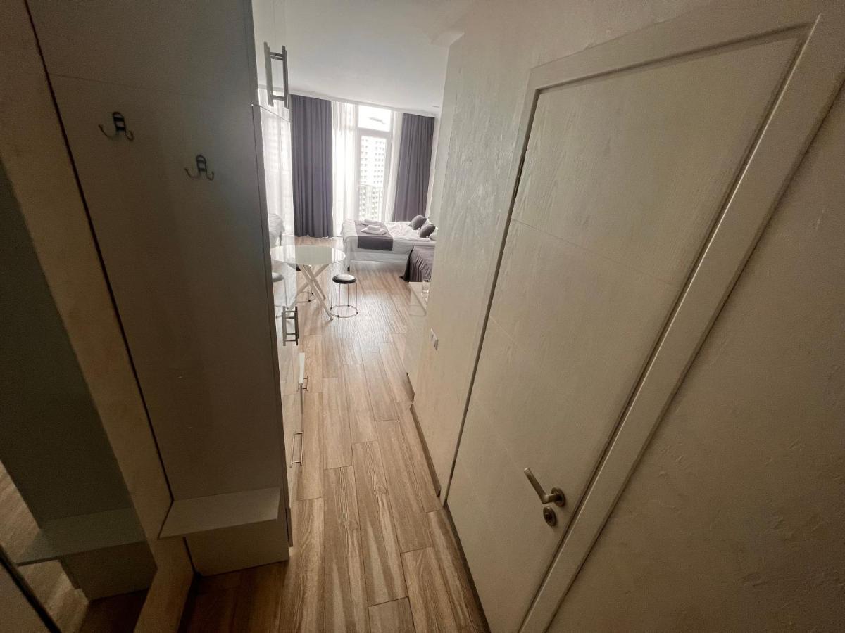 27 Floor Apartments Батуми Екстериор снимка