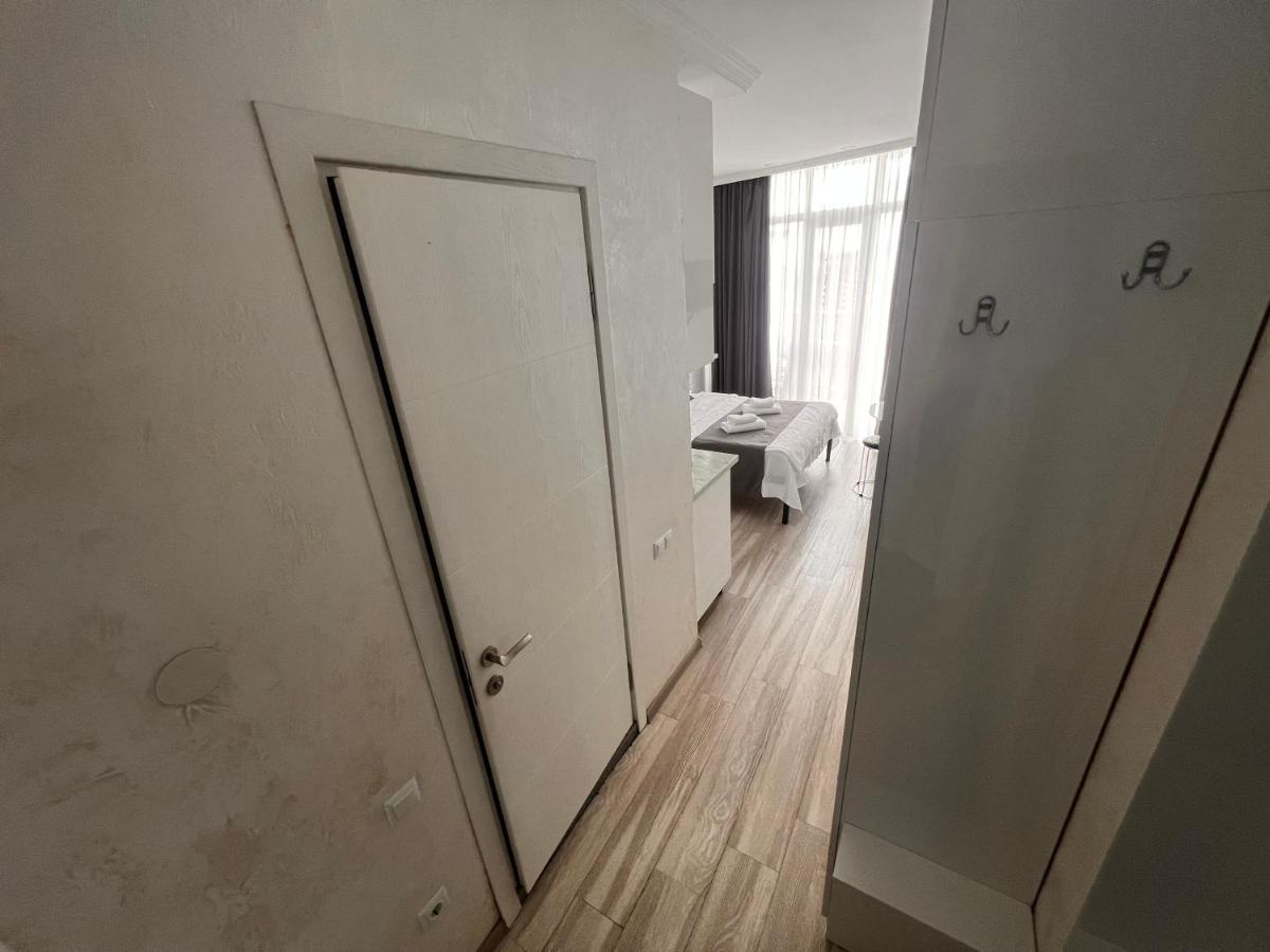 27 Floor Apartments Батуми Екстериор снимка